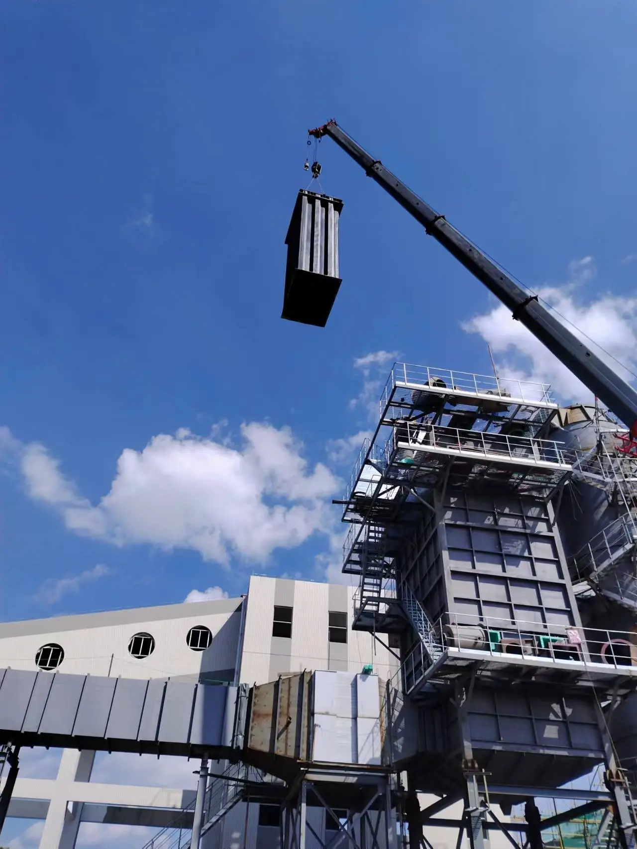 濕式靜電除塵設(shè)備實(shí)力廠家榜單：濰坊聯(lián)榮環(huán)保設(shè)備領(lǐng)銜